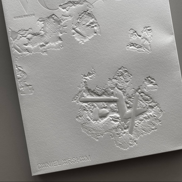 Daniel Arsham Vogue Taiwan March 2021, Limited Edition book sleeve - Picture 2 of 3